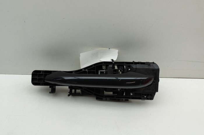 M&acirc;ner exterior ușă st&acirc;nga față PORSCHE MACAN DKN 2021 OEM: 95B837205 | 31538254