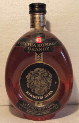 RARE brandy vecchia romagna, cc 750. GR 40 ANII 1960/70 - sticla dreptunghiulara foto