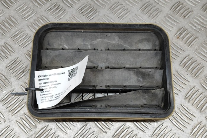 Grila de ventilație caroserie PORSCHE CAYENNE 92A 2011 OEM: 7PP819181,7PP.819.181 29998818