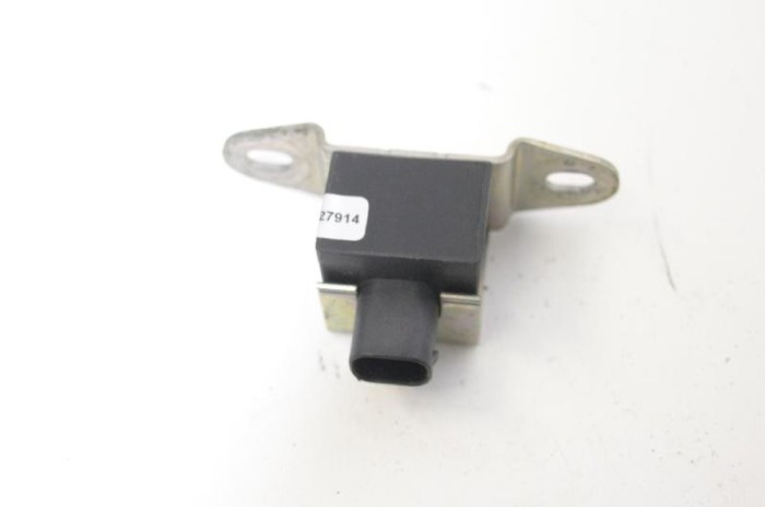 Senzor de impact dreapta față VOLVO V70 II SW 2006 OEM: 6G9N-5B739-AA 2870924