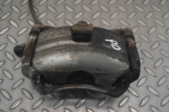 Etrier de fr&acirc;nă dreapta față VW GOLF VIII CD1 2022 OEM: Hatchback | 25292599