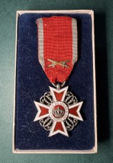 Ordinul Coroana Romaniei in grad de Cavaler, panglica cu insemne de razboi