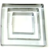 Set 3 forme pentru prajituri, in forma de patrat, din metal, argintiu