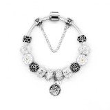 Bratara Charm cu 14 charmuri si lantisor de siguranta, dimensiune 19cm, argintiu/alb
