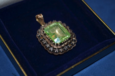 PANDANTIV AUR 18K + PERIDOT (CITRIN) (17ct) + 21 Diamante - Vintage - 15.6g. ! foto