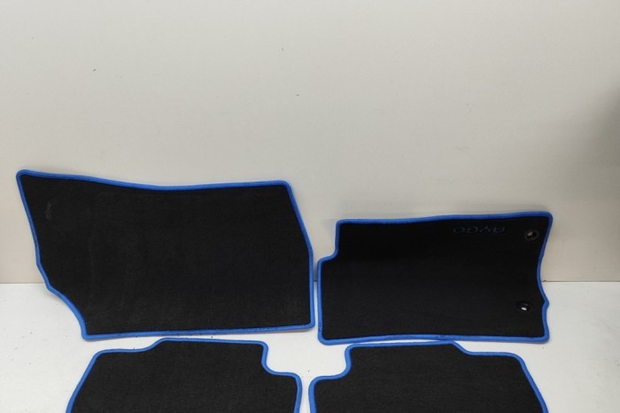 Set covorașe TOYOTA AYGO _B4_ 2015 OEM: PZ410-90356-FP | 28146080