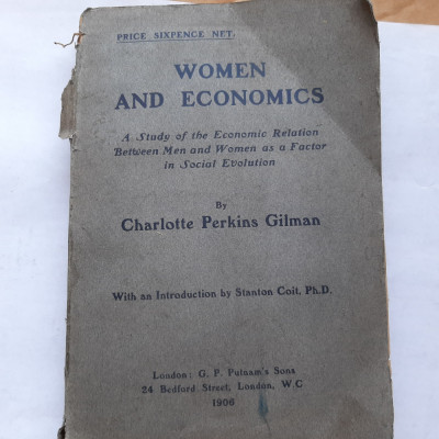 Women and economics (Charlotte Perkins Gilman, 1906) foto