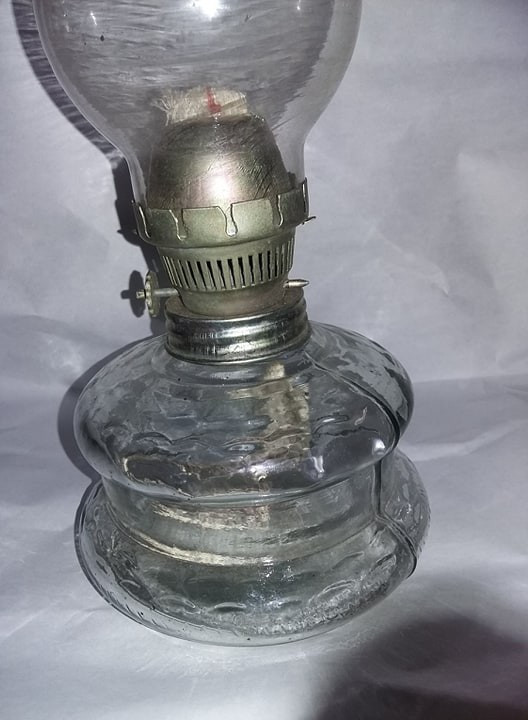 LAMPA PETROL VECHE DE COLECTIE Sticla NEFOLOSITA,cu fitil,,T.GRATUIT |  arhiva Okazii.ro