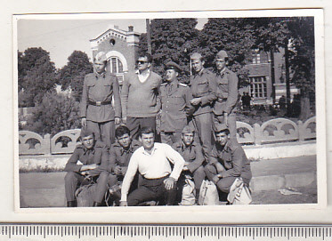bnk foto Militari in fata garii Ramnicu Sarat - 1965 foto