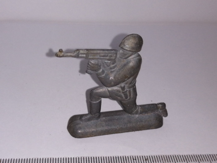 bnk jc URSS - figurina de metal - soldat