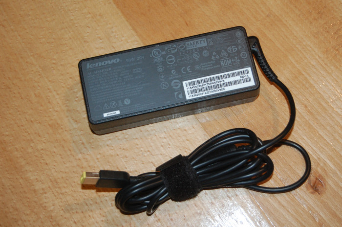 Incarcator laptop LENOVO 20V 4.5A 90w model ADLX90NCC34 mufa galbena patrata