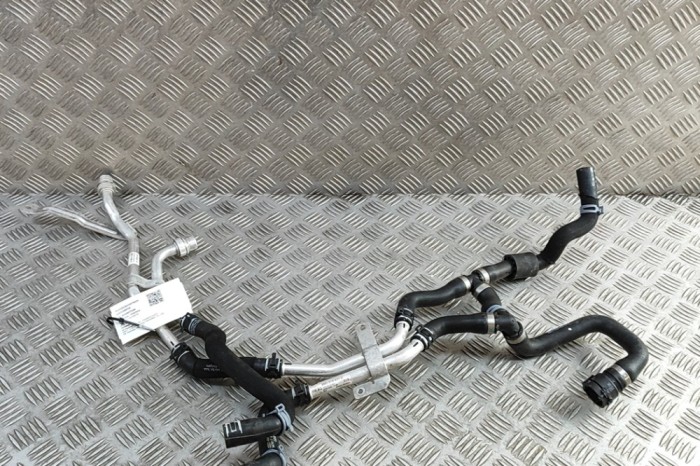Furtun de lichid de răcire VW TOUAREG CR7 2023 OEM: 4M0819350AE,4M0819927C,4M0265374R,4M0819373 30907244