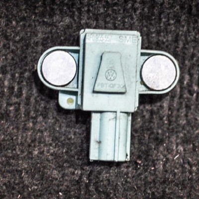 Senzor de impact st&amp;acirc;nga față AUDI A6 4F2, C6 2006 OEM: 4F0955557 1832523 foto