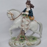 Bibelou portelan german vintage Scheibe-Alsbach - Doamna aristocrata pe cal - stil Rococo