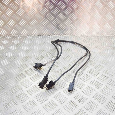 Port USB/AUX-In TESLA MODEL S 2014 OEM: 1004815-08-B,1110053001C | 11609982 foto