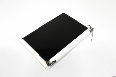 Ansamblu Apple MacBook A1342 Display + capac display + rama display + panglica display + antene wireless + balamale foto
