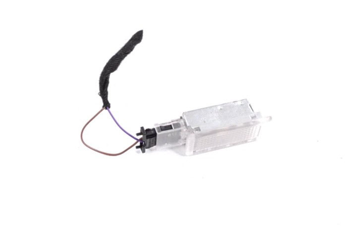Iluminare interioară VW TOUAREG 7P5 2011 OEM: 8L0947565 | 14372611