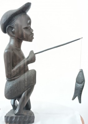 LS - Statuieta africana din lemn - vintage - lucrata manual - bastinas pescar foto