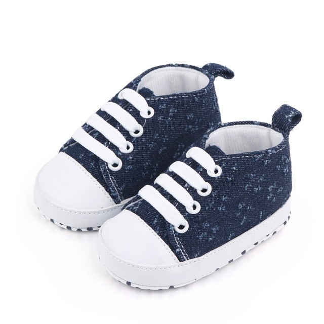 Tenisi pentru bebelusi, din blugi, cu sireturi (Marime Disponibila: 9-12 luni