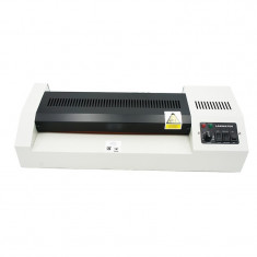 Aparat de laminat format A3, 4 role, 620W, latime laminare 33 cm