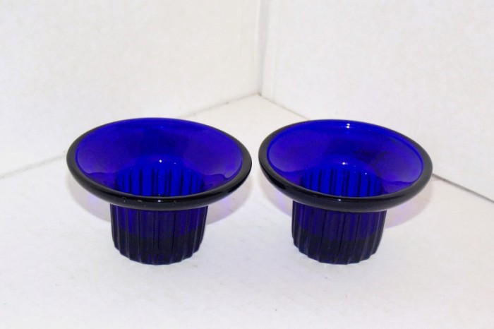 Suporturi cristal pentru lum&acirc;nare sau pastile, royal cobalt blue, suflate &icirc;n mulaj - &Ouml;rebro Glasbruk, Suedia
