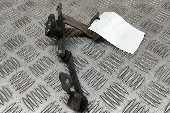 Senzor de nivel &icirc;nălțime dreapta spate MERCEDES-BENZ CLA Coupe C118 2023 OEM: A0009059413,A2473204804,10.1724.0219.3 | 24246693