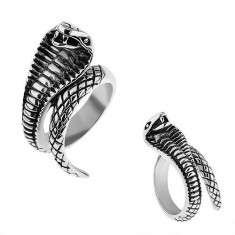 Inel argintiu din oţel, o cobra patinată, proeminentă - Marime inel: 69