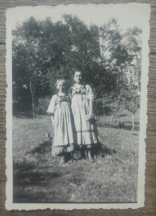 Doua fetite// August 1938, foto