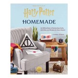 Cumpara ieftin Harry Potter-Cozy Crafts, Book 1, Insight Editions