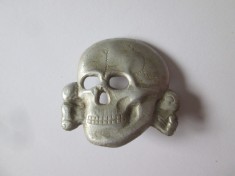 Germania nazista semn de arma/insigna cap de mort Wehrmacht Divizia SS Totenkopf,dimensiuni:31 x 29 mm foto