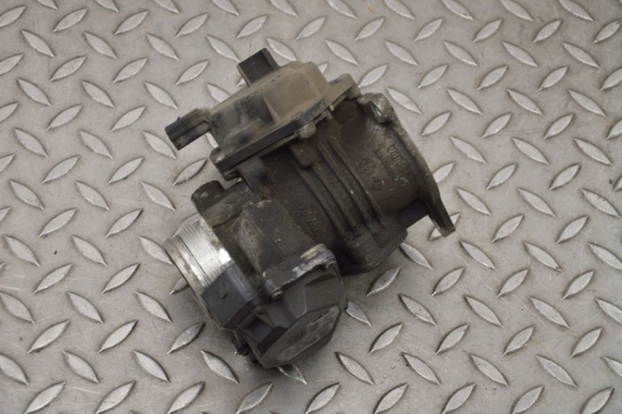 Corp clapetă VW CRAFTER 30-50 Furgon 2E_ 2014 OEM: 03L128063S 17052693