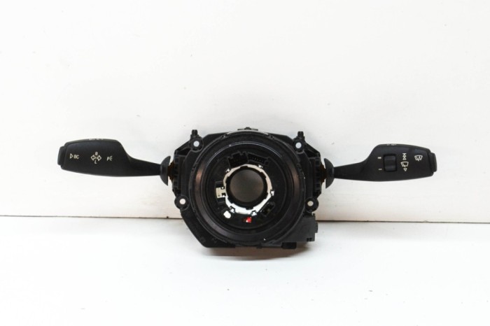 Maneta semnalizare ștergătoare BMW 3 F30, F80 2015 OEM: 9351140,10112143 14564788