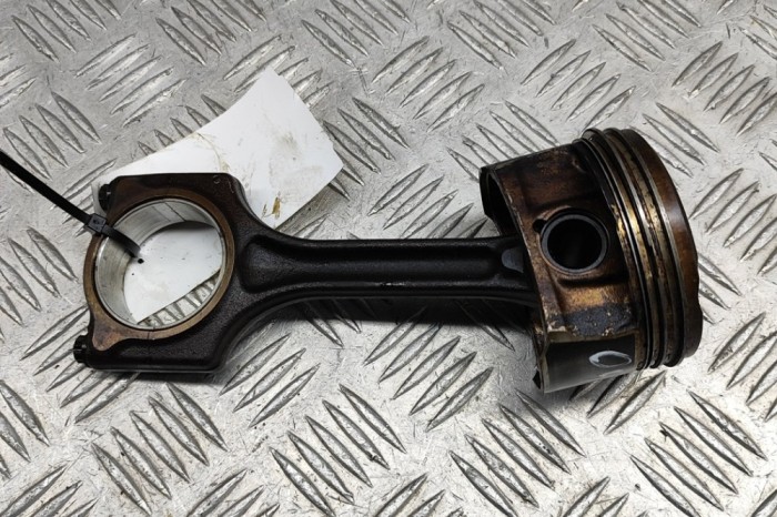 Piston CITRO&Euml;N DS5 2014 OEM: 1648526580,1613665180 28192951