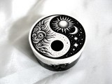 Cutie din lemn cu simbol Yin Yang 52732