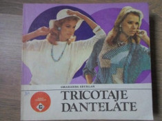 TRICOTAJE DANTELATE - SMARANDA SBURLAN foto