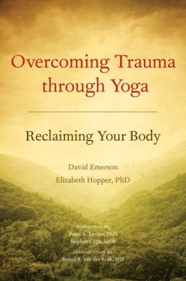 Overcoming Trauma Through Yoga: Reclaiming Your Body foto