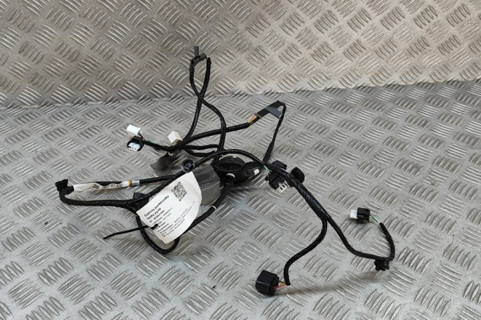 MAZDA CX-30 DM 2023 OEM: DMSV-67-A20A SKU: 29831503