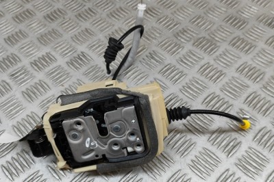 &amp;Icirc;ncuietoare ușă dreapta spate VOLVO XC40 536 2024 OEM: 32131411 28792287 foto