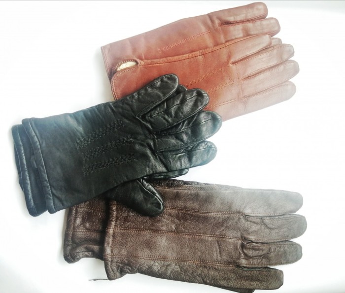 Lot de 3 perechi manusi piele blana Valentino vintage Rusia Asia Italia