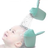 Cana Clătire Bebeluși, Model Ursuleț, M&acirc;ner 10 cm, Culoare Verde Mentă, Material Plastic, Dimensiuni 11x16 cm