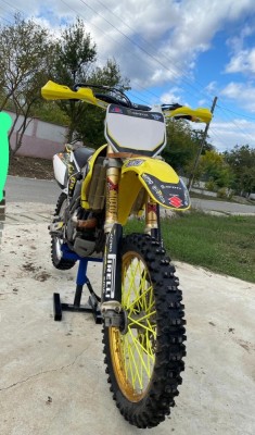 suzuki rmz foto