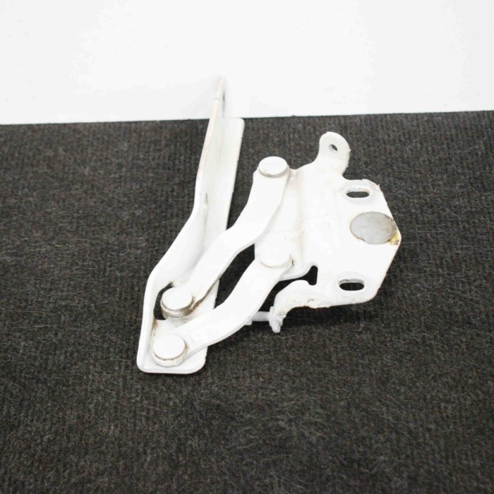 Balama capota st&acirc;nga față VW PASSAT Variant B7 365 2011 OEM: 3AA823301 4118294