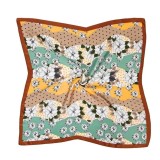 Cumpara ieftin Esarfa patrata din satin florala