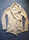 Bluza deosebita asimetrica de la TON, cu fermoar, crem, lungime 64 cm, ca noua.