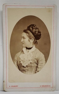 FOTOGRAF A. SZUBERT , KRAKOWIA , POLONIA , DOAMNA CU COC , FOTOGRAFIE C.D.V. , 1879 foto