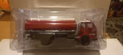 Macheta Pegaso Comet 1095 - Salvat scara 1:43 foto