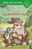 Cumpara ieftin Disney Iepurasi. Un dar pentru mama (Nivelul 2 Carte cu despartiri in silabe)