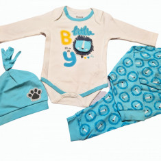 Set body, pantaloni si caciulita Little Boy bebelusi bumbac 3-9 luni