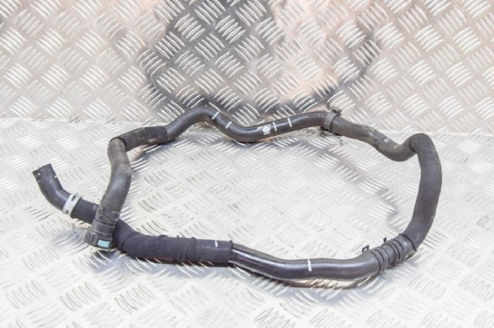 Furtun de lichid de răcire LAND ROVER DISCOVERY IV L319 2013 OEM: AH22-4090-CC | 11533753