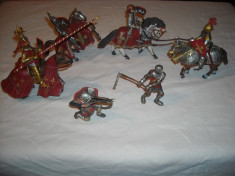 Schleich - lot 6 cavaleri rosii florii de crin - Red Knights - Fleur de Lis foto